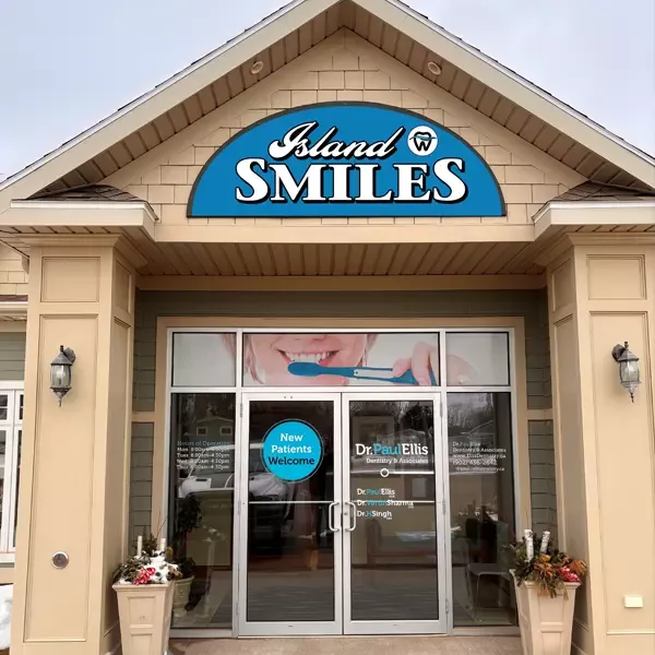 Exterior of Island Smiles